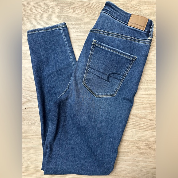 American Eagle Curvy Super Hi-Rise Jegging - Picture 2 of 6